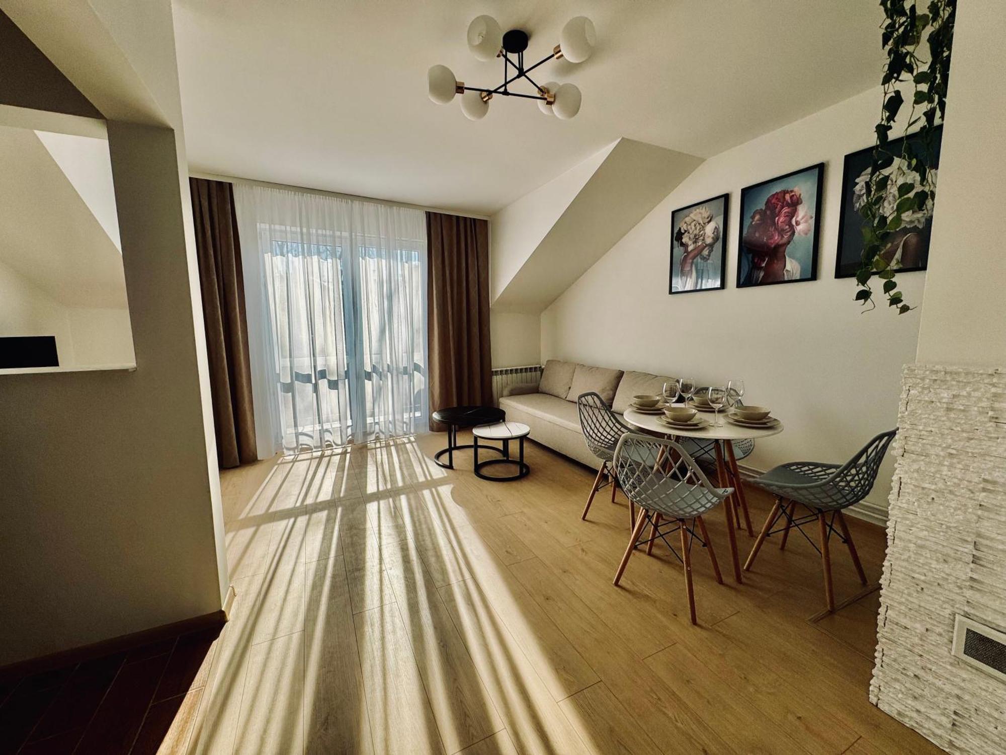 Apartament Wisteria Пшемишъл Екстериор снимка